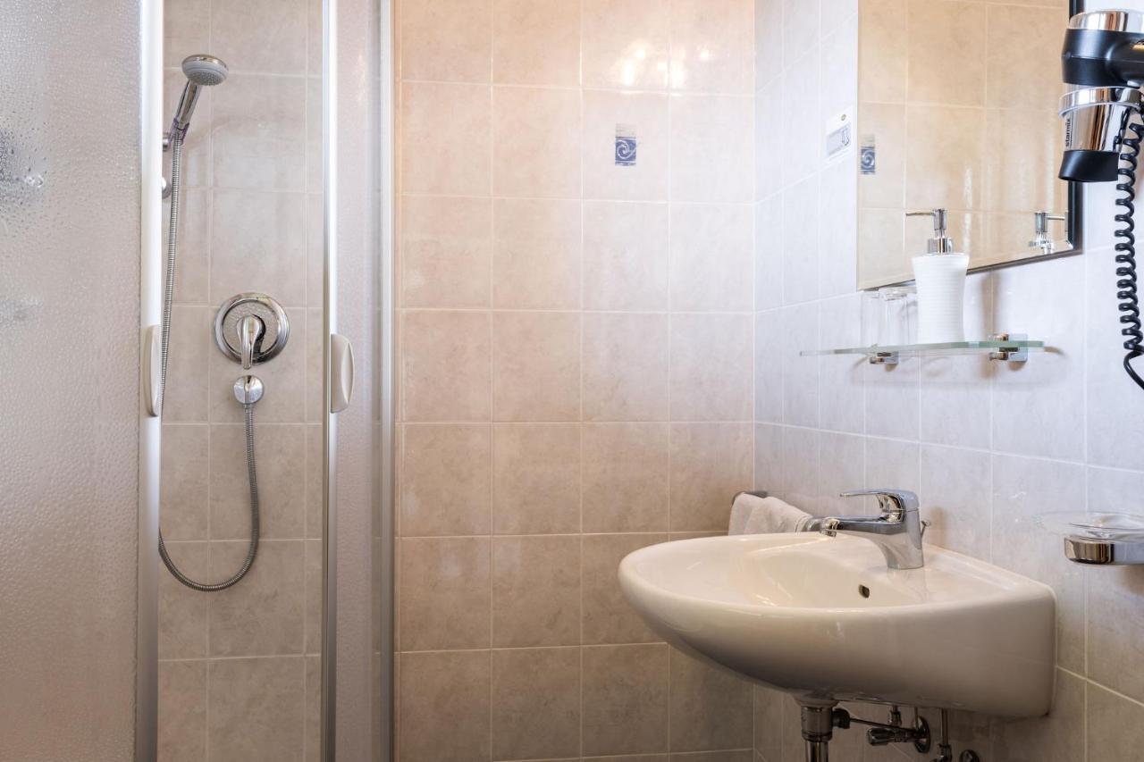Bed and Breakfast Garni Schorneck Brunico Esterno foto