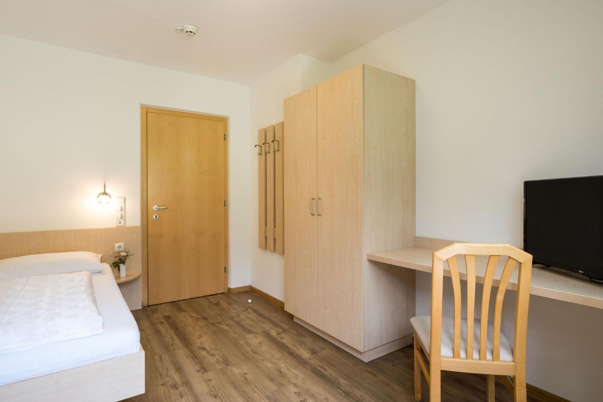 Bed and Breakfast Garni Schorneck Brunico Esterno foto
