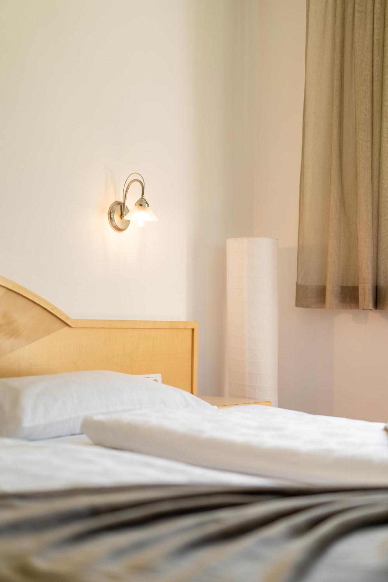 Bed and Breakfast Garni Schorneck Brunico Esterno foto